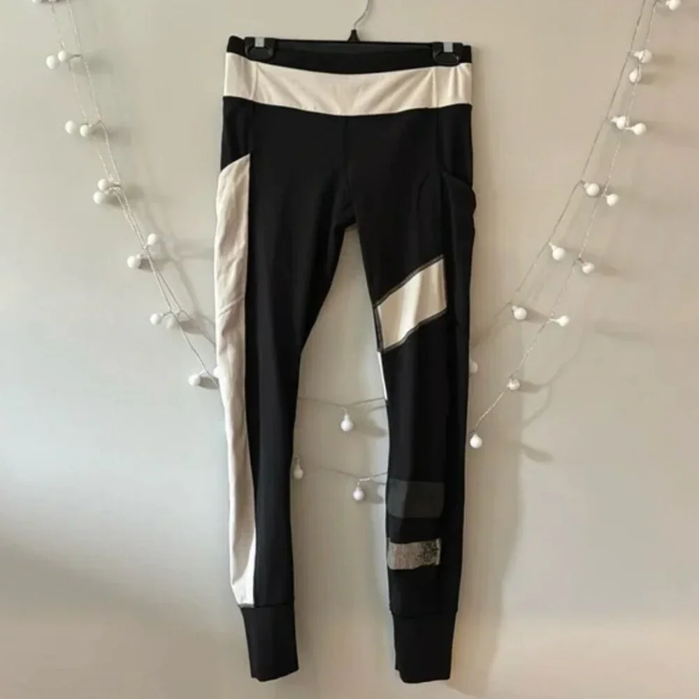 - Lululemon reflective running leggings, white stripes GUC size 6, 93 cm 3…